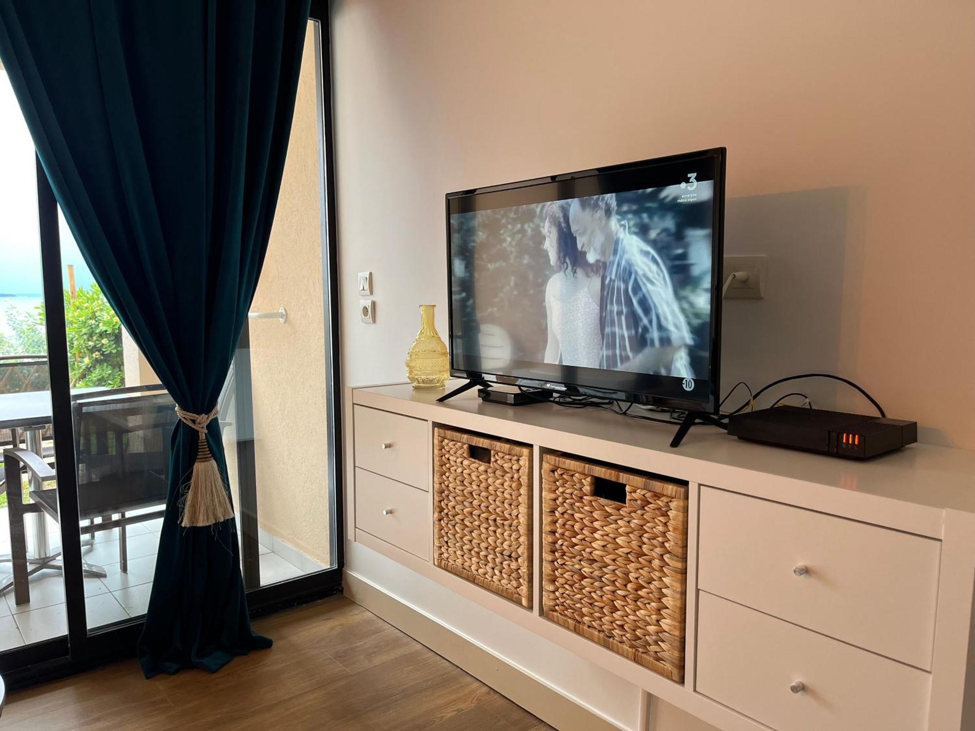 Superbe appartement vue mer av. piscine et tennis Cannes Extérieur photo